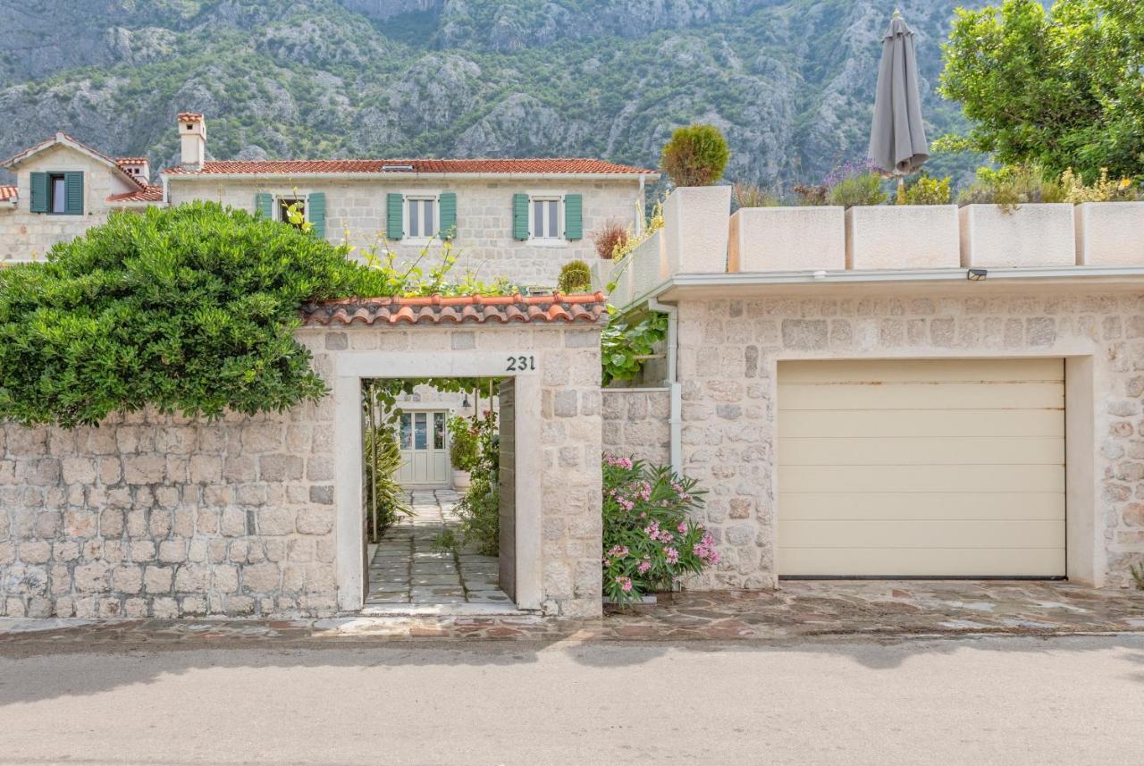 Apartments D&V Kotor Eksteriør billede